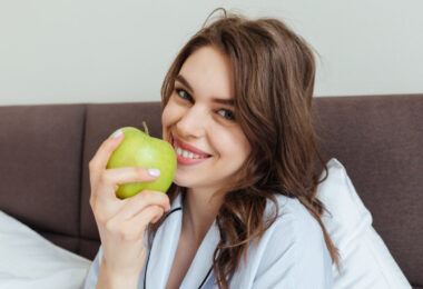 Jakich posiłków unikać przy nadwrażliwości zębów?